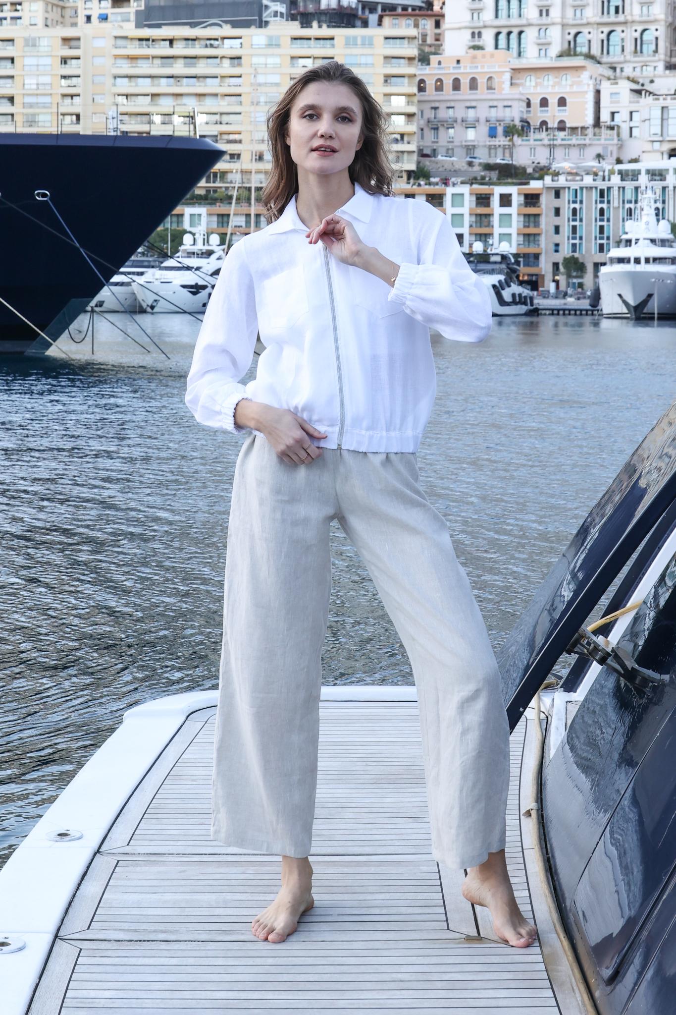 THE WHITE ZIPPER JACKET